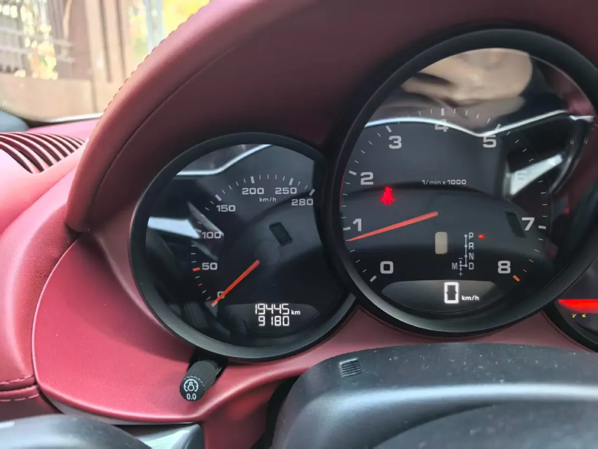 2022 Porsche 718 2.0T 250HP H4 7DCT,autocango,china used car exporter,china ev exporter,chinese used car exporter,chinese used ev exporter