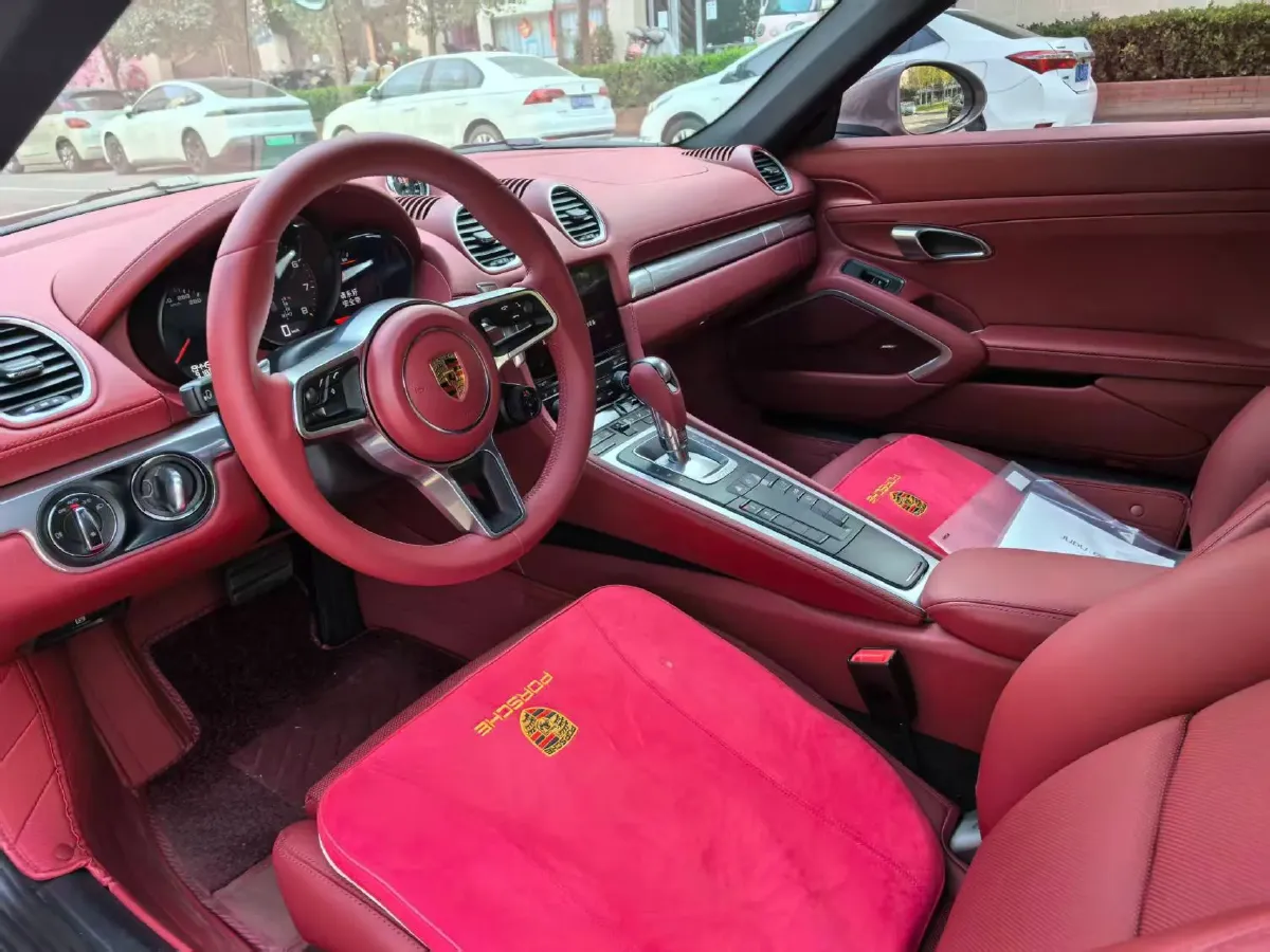 2022 Porsche 718 2.0T 250HP H4 7DCT,autocango,china used car exporter,china ev exporter,chinese used car exporter,chinese used ev exporter