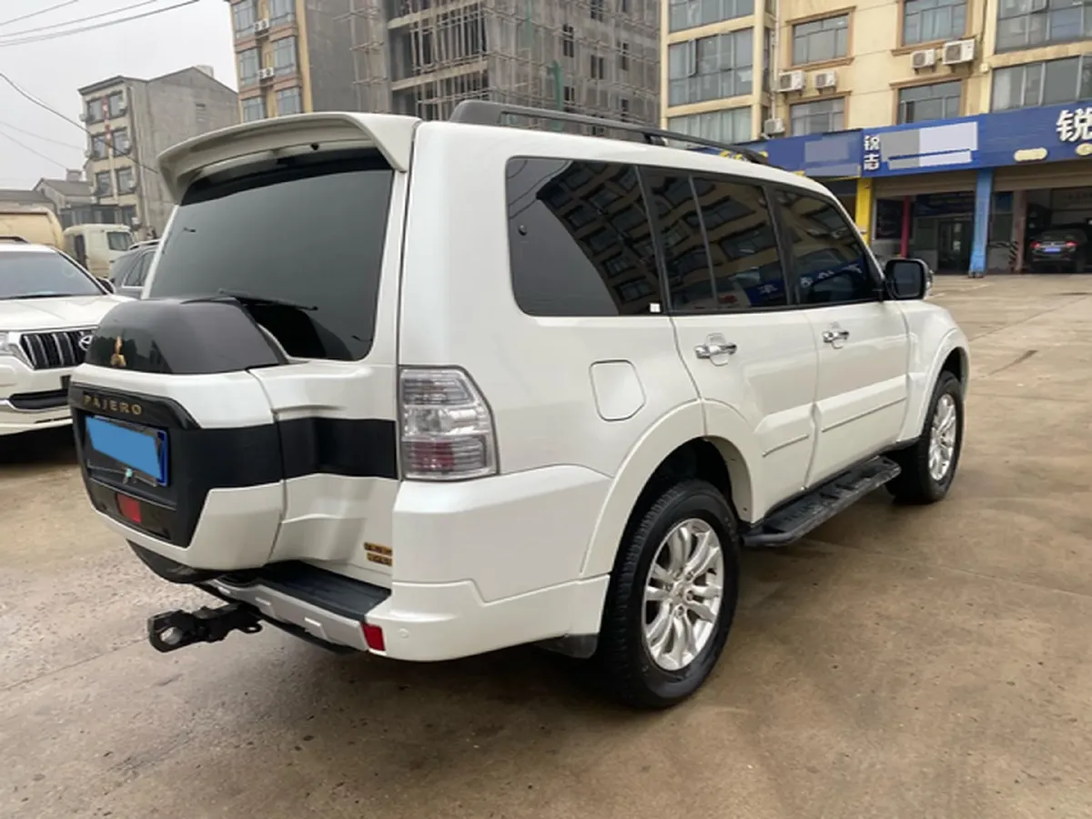2018 Mitsubishi Pajero 3.0L 174HP V6 5AT,autocango,china used car exporter,china ev exporter,chinese used car exporter,chinese used ev exporter