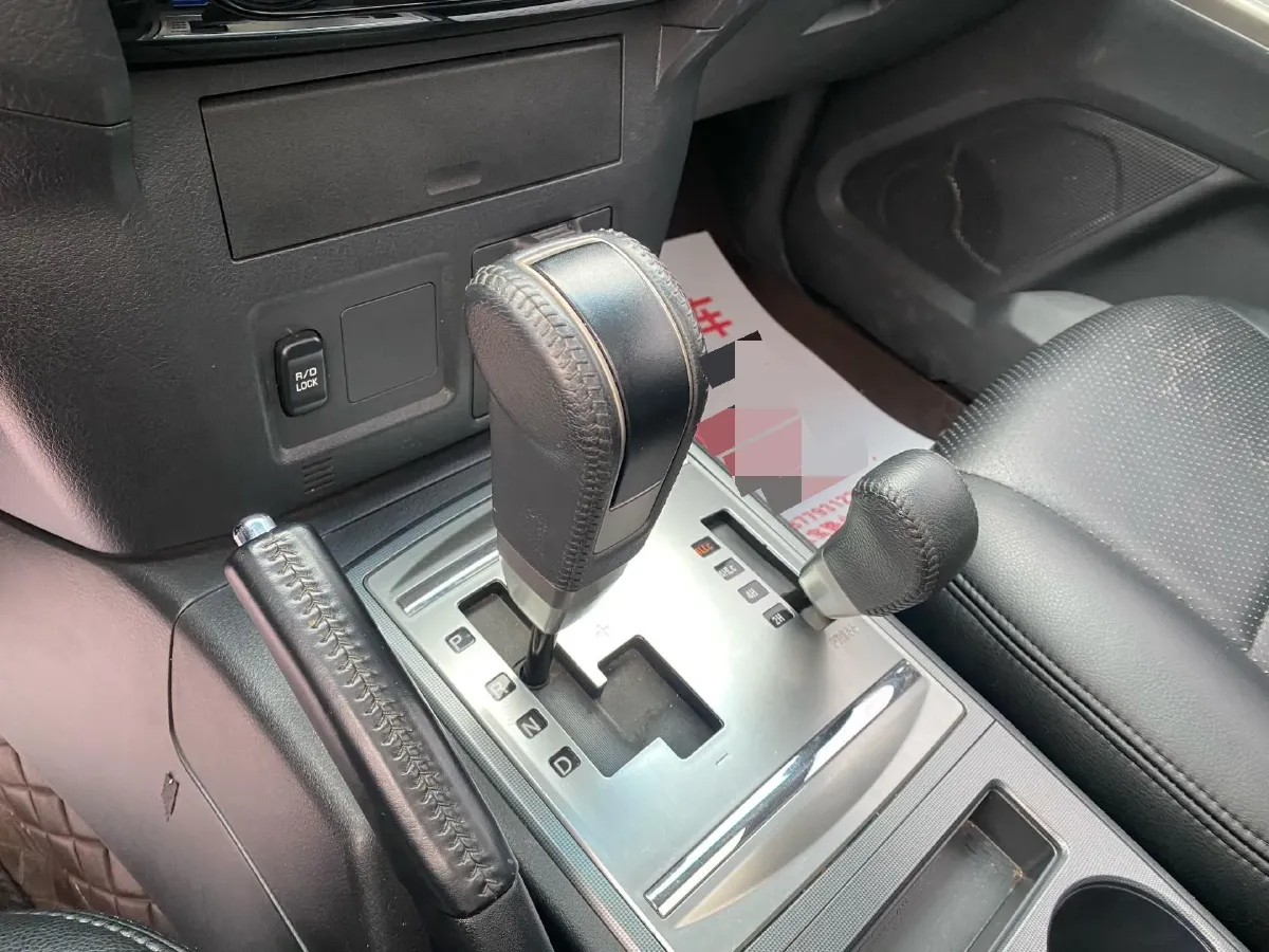 2018 Mitsubishi Pajero 3.0L 174HP V6 5AT,autocango,china used car exporter,china ev exporter,chinese used car exporter,chinese used ev exporter