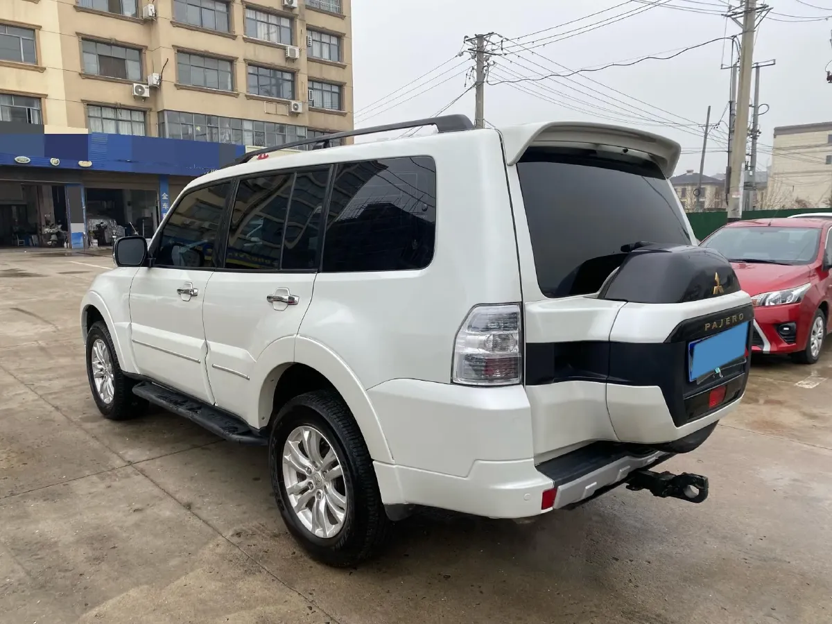2018 Mitsubishi Pajero 3.0L 174HP V6 5AT,autocango,china used car exporter,china ev exporter,chinese used car exporter,chinese used ev exporter