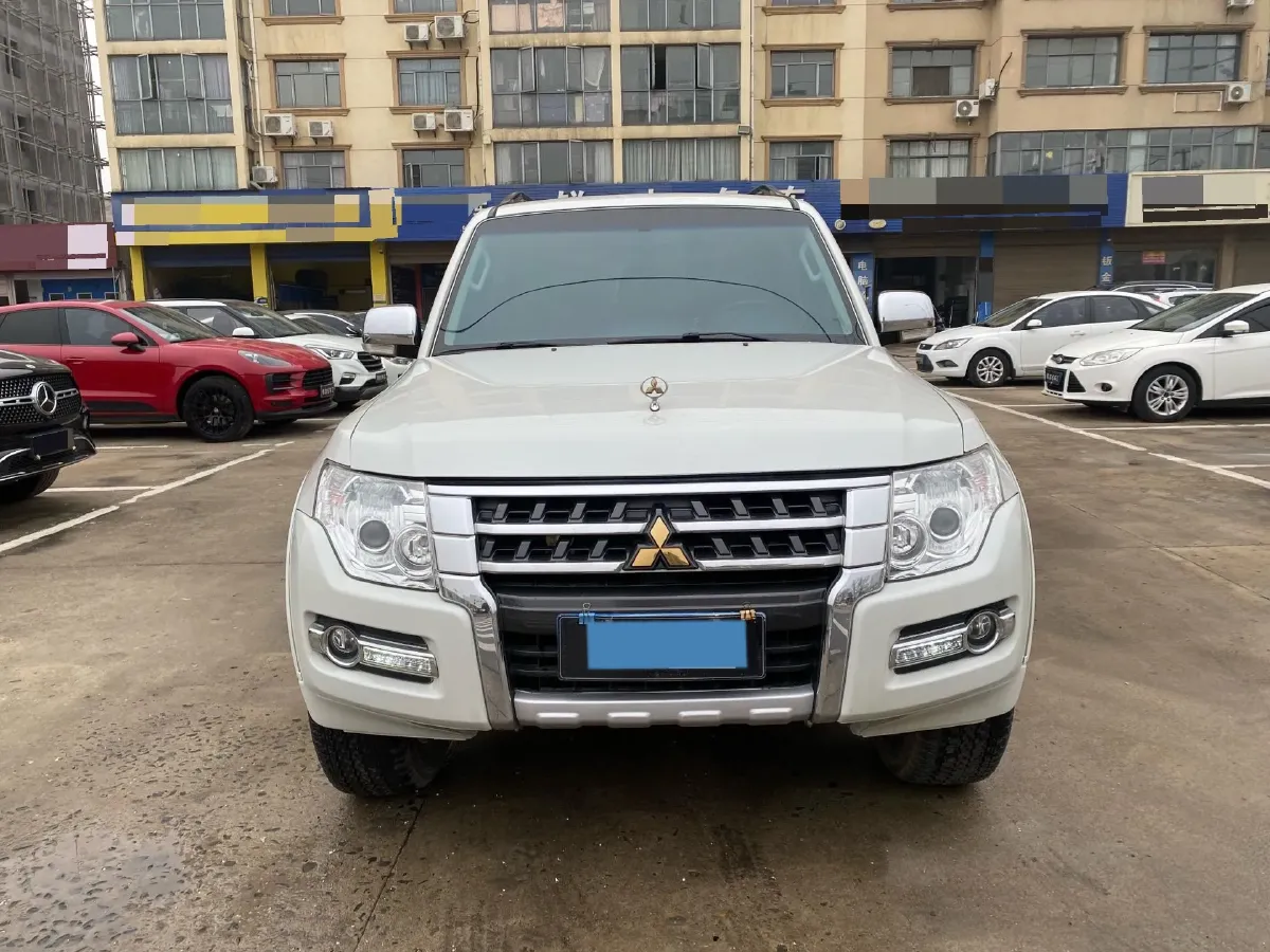 2018 Mitsubishi Pajero 3.0L 174HP V6 5AT,autocango,china used car exporter,china ev exporter,chinese used car exporter,chinese used ev exporter