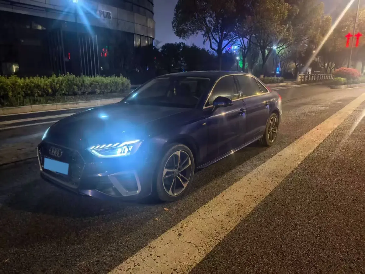 2020 Audi A4L 2.0T 190HP L4 7DCT,autocango,china used car exporter,china ev exporter,chinese used car exporter,chinese used ev exporter
