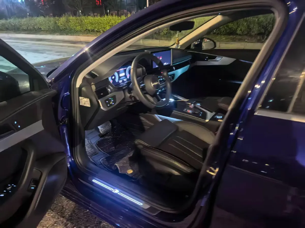 2020 Audi A4L 2.0T 190HP L4 7DCT,autocango,china used car exporter,china ev exporter,chinese used car exporter,chinese used ev exporter