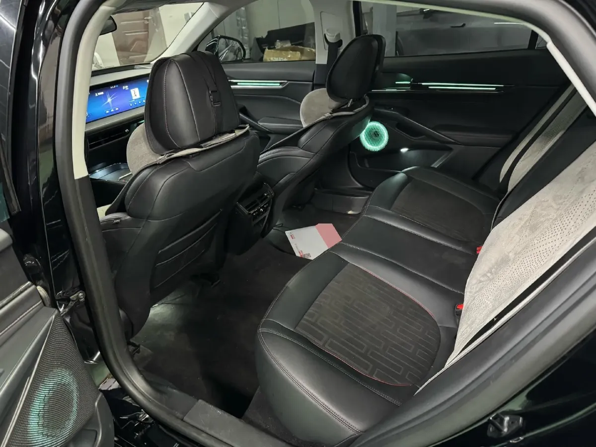 2022 Ford Mondeo 2.0T 238HP L4 8AT,autocango,china used car exporter,china ev exporter,chinese used car exporter,chinese used ev exporter