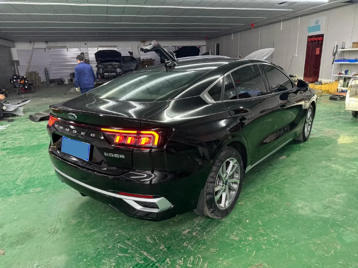 2022 Ford Mondeo 2.0T 238HP L4 8AT,autocango,china used car exporter,china ev exporter,chinese used car exporter,chinese used ev exporter