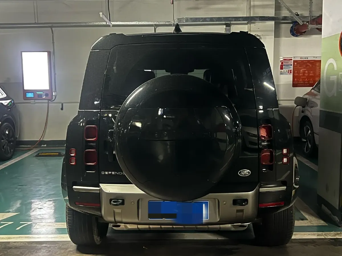 2024 Land Rover Defender 3.0T 400HP L6 8AT,autocango,china used car exporter,china ev exporter,chinese used car exporter,chinese used ev exporter