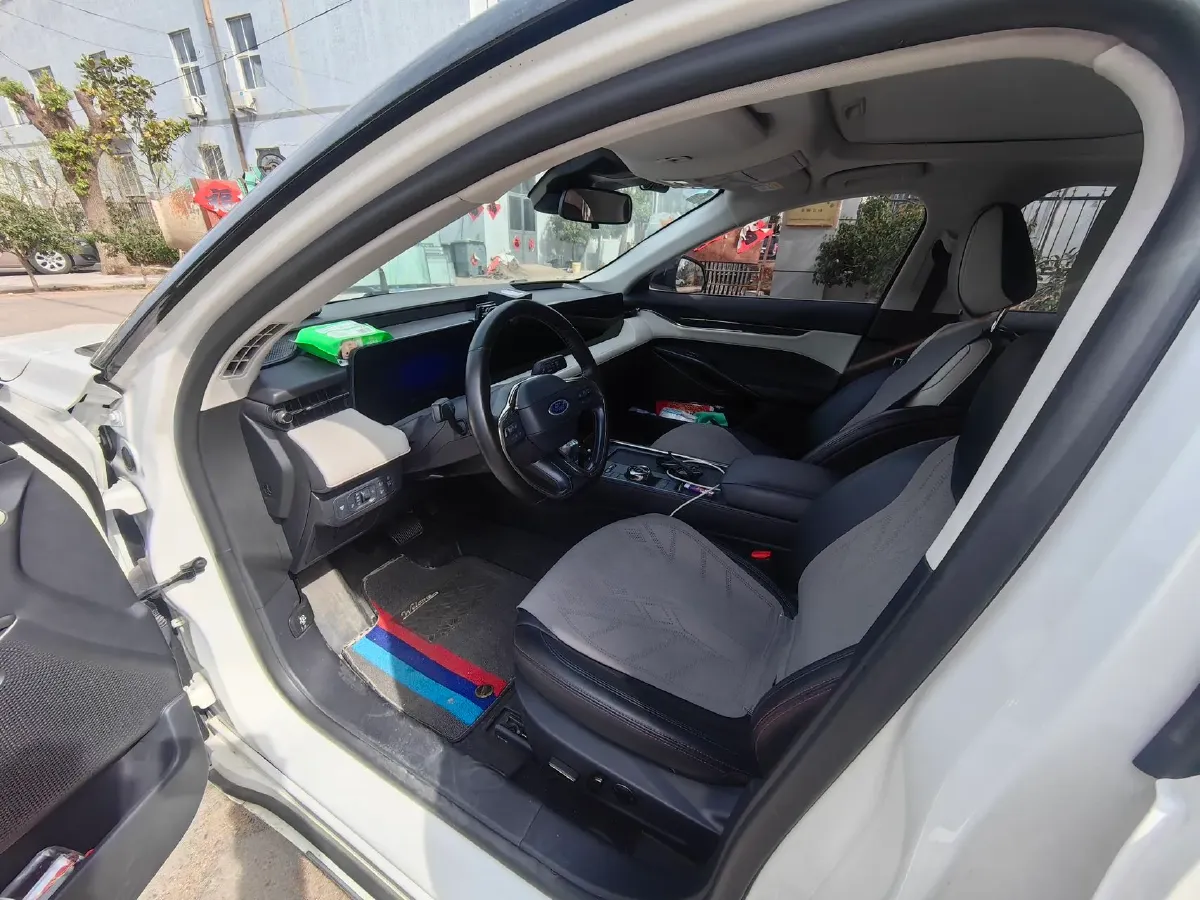 2022 Ford Mondeo 2.0T 238HP L4 8AT,autocango,china used car exporter,china ev exporter,chinese used car exporter,chinese used ev exporter