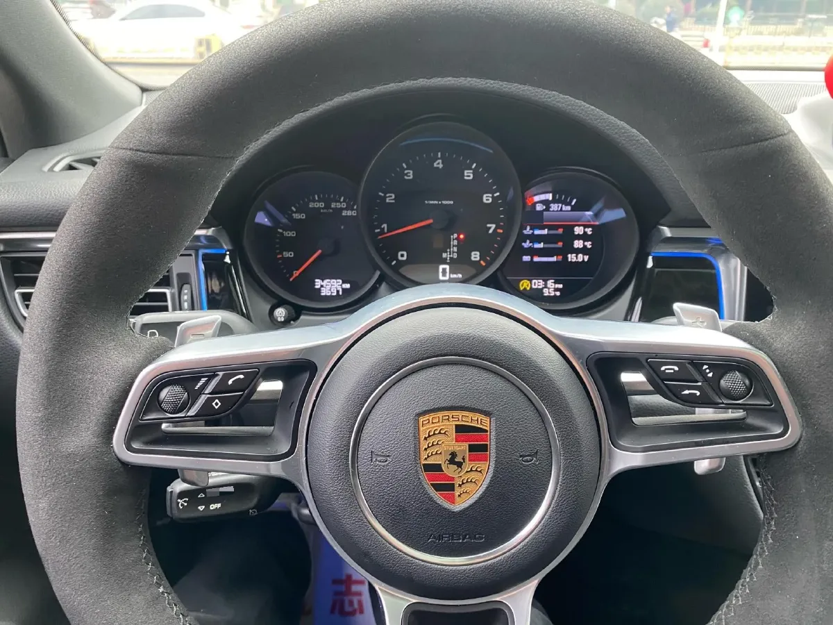 2020 Porsche Macan 2.0T 252HP L4 7DCT,autocango,china used car exporter,china ev exporter,chinese used car exporter,chinese used ev exporter