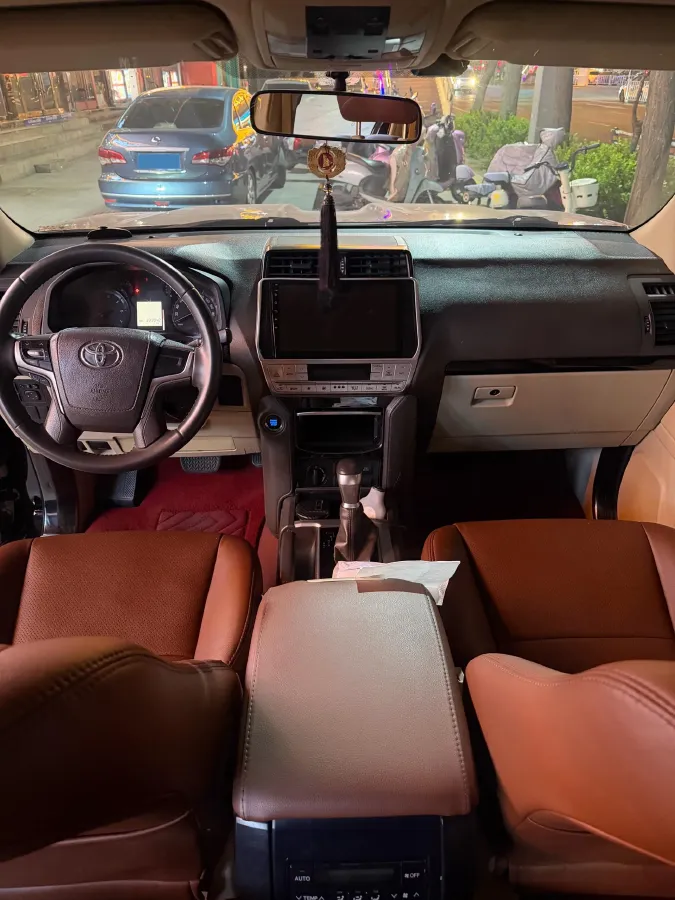 2019 Land Rover Range Rover Velar 2.0T 300HP L4 8AT,autocango,china used car exporter,china ev exporter,chinese used car exporter,chinese used ev exporter