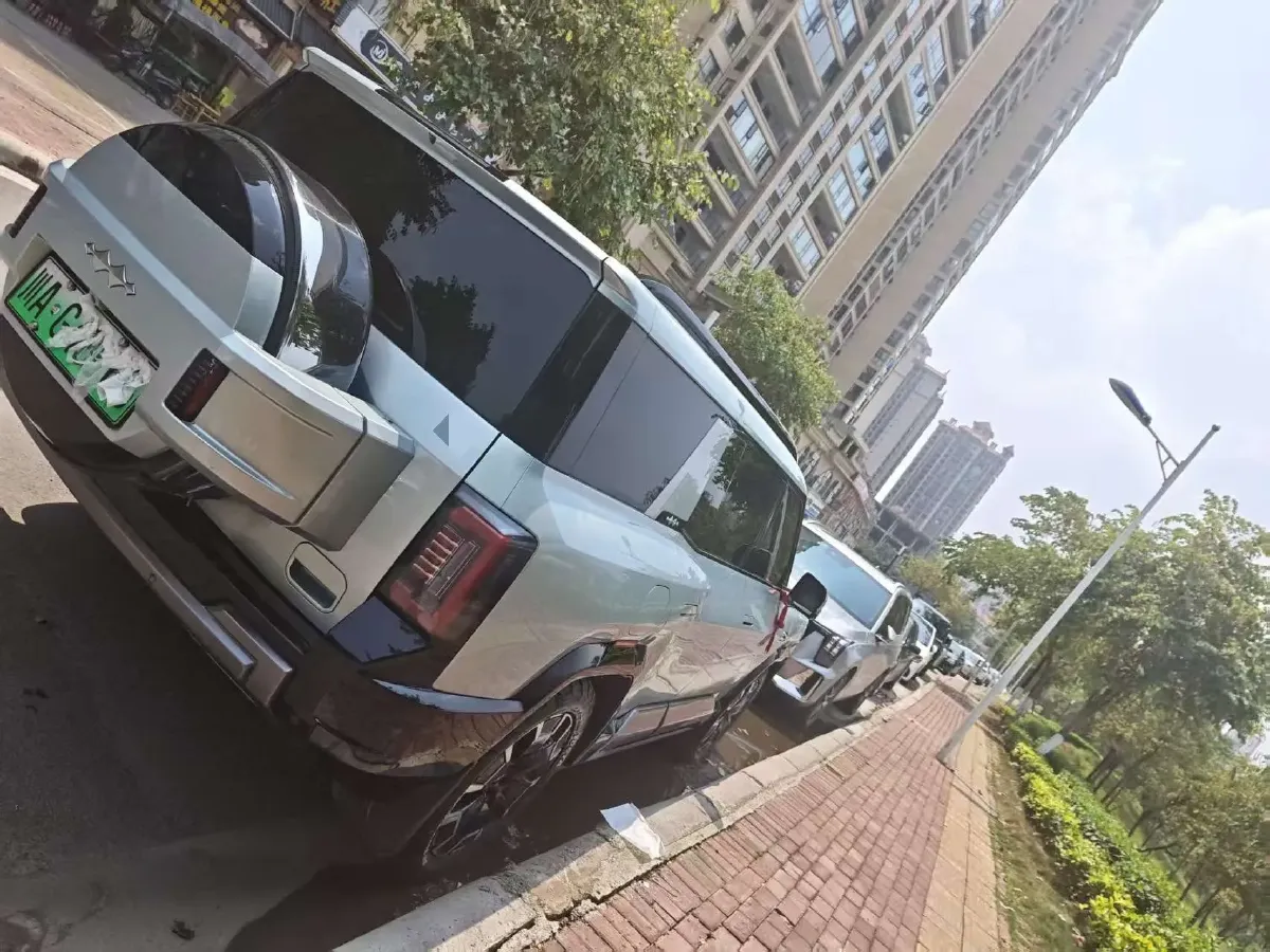 2025 FangChengBao Bao 8 2.0T 245HP L4 E-CVT PHEV 36.8KWH,autocango,china used car exporter,china ev exporter,chinese used car exporter,chinese used ev exporter