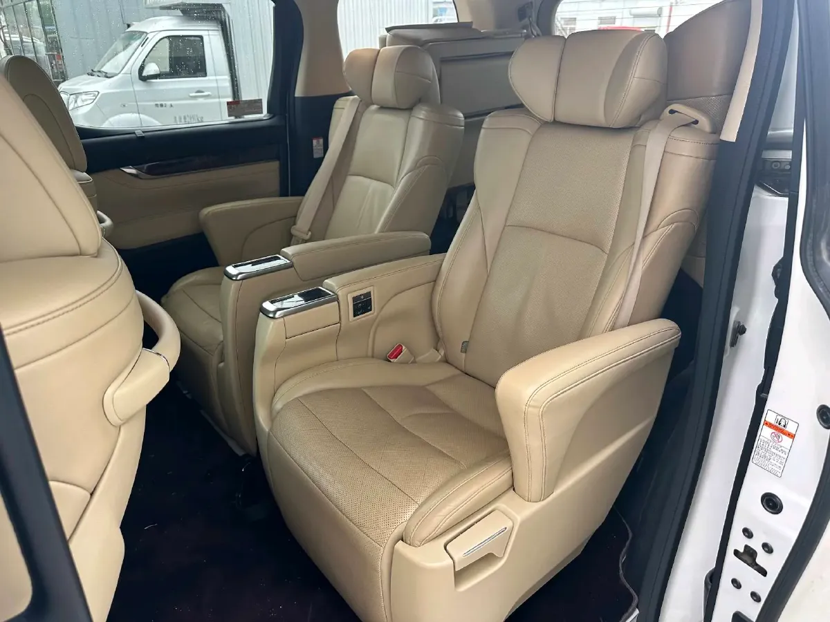 2018 Toyota Alphard 3.5L 301HP V6 8AT,autocango,china used car exporter,china ev exporter,chinese used car exporter,chinese used ev exporter