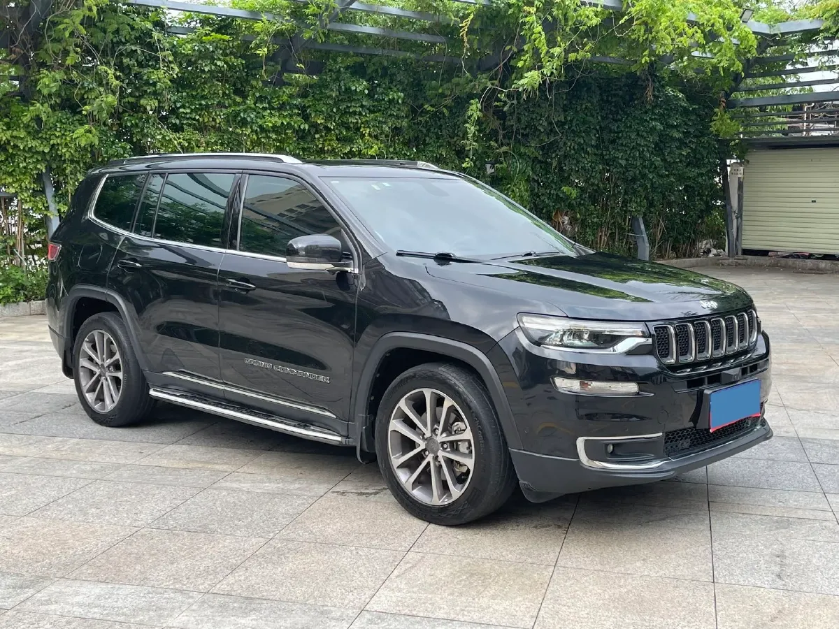 2018 Jeep Grand Commander 2.0T 265HP L4 9AT,autocango,china used car exporter,china ev exporter,chinese used car exporter,chinese used ev exporter