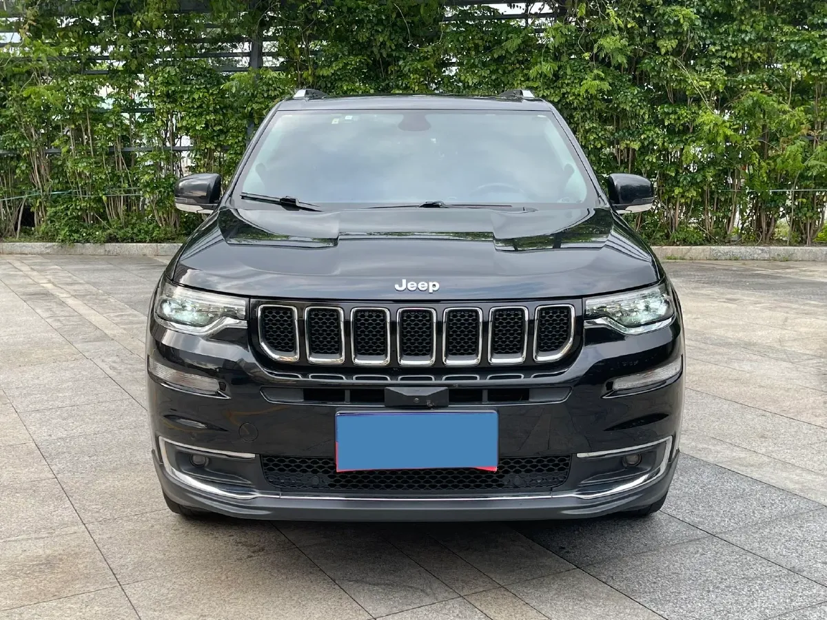 2018 Jeep Grand Commander 2.0T 265HP L4 9AT,autocango,china used car exporter,china ev exporter,chinese used car exporter,chinese used ev exporter