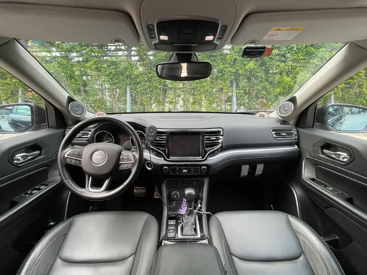 2018 Jeep Grand Commander 2.0T 265HP L4 9AT,autocango,china used car exporter,china ev exporter,chinese used car exporter,chinese used ev exporter