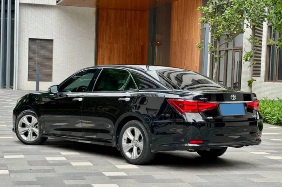 2015 Toyota Crown 2.0T 235HP L4 8AT,autocango,china used car exporter,china ev exporter,chinese used car exporter,chinese used ev exporter