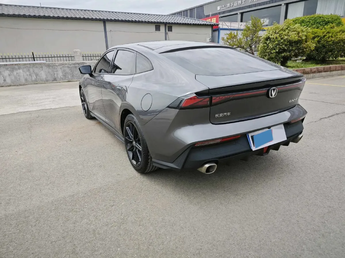 2022 ChangAn UNI-V 1.5T 188HP L4 7DCT,autocango,china used car exporter,china ev exporter,chinese used car exporter,chinese used ev exporter