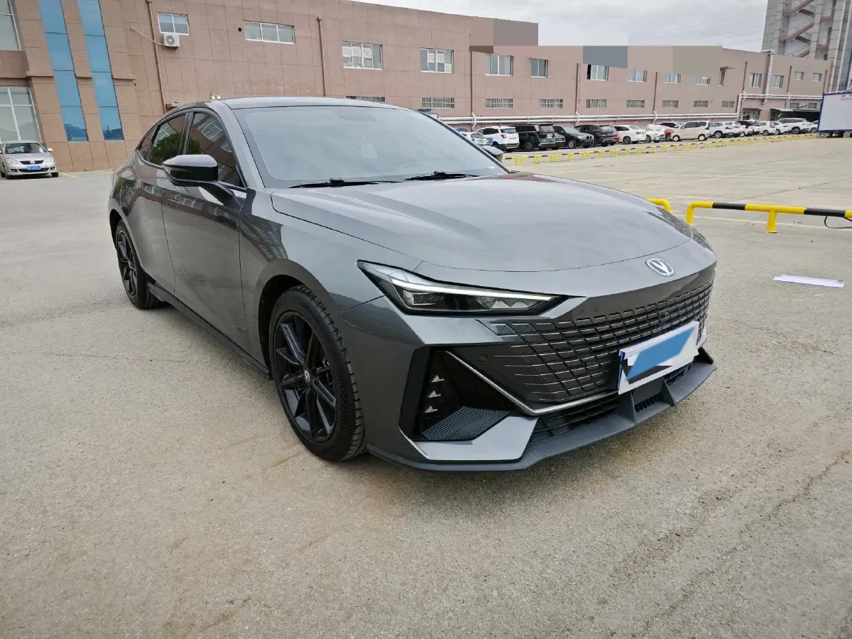 2022 ChangAn UNI-V 1.5T 188HP L4 7DCT,autocango,china used car exporter,china ev exporter,chinese used car exporter,chinese used ev exporter