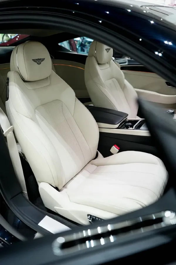 2026 Bentley Continental 4.0T 600HP V8 8DCT PHEV,autocango,china used car exporter,china ev exporter,chinese used car exporter,chinese used ev exporter