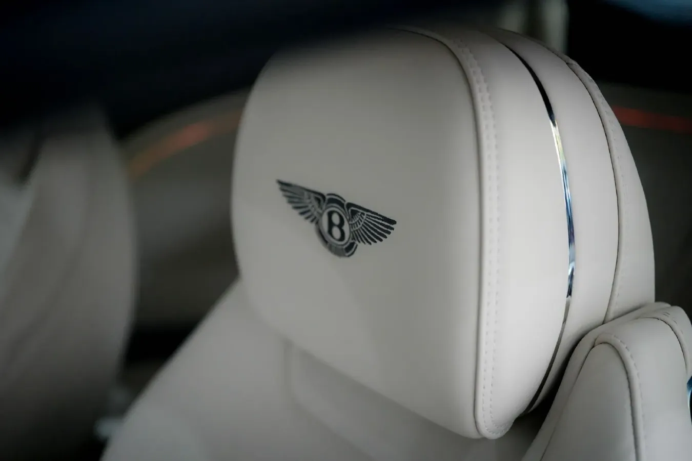 2026 Bentley Continental 4.0T 600HP V8 8DCT PHEV,autocango,china used car exporter,china ev exporter,chinese used car exporter,chinese used ev exporter