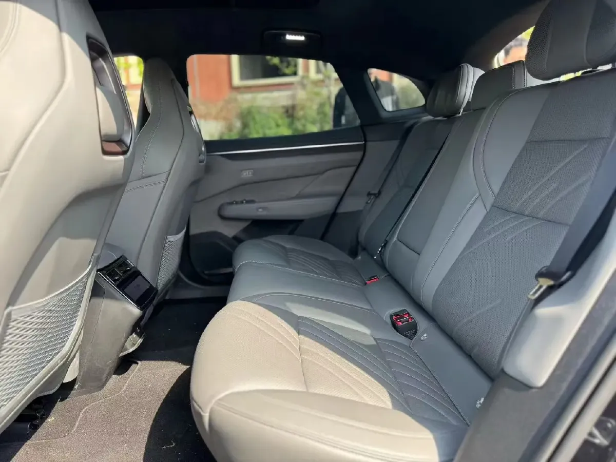 2024 Zeekr 001 BEV 100KWH,autocango,china used car exporter,china ev exporter,chinese used car exporter,chinese used ev exporter