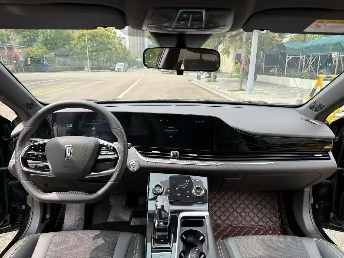 2022 Bestune B70S 1.5T 169HP L4 7DCT,autocango,china used car exporter,china ev exporter,chinese used car exporter,chinese used ev exporter