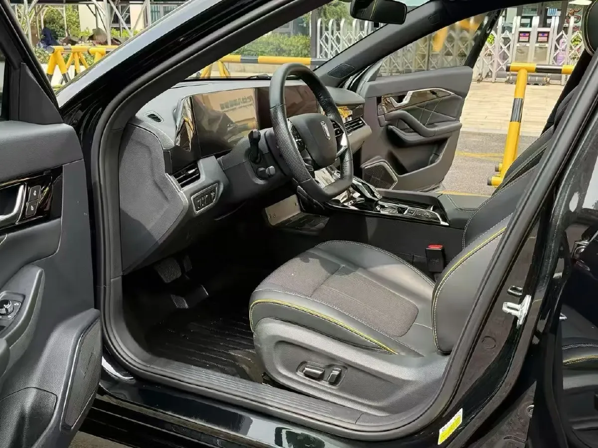 2022 Bestune B70S 1.5T 169HP L4 7DCT,autocango,china used car exporter,china ev exporter,chinese used car exporter,chinese used ev exporter