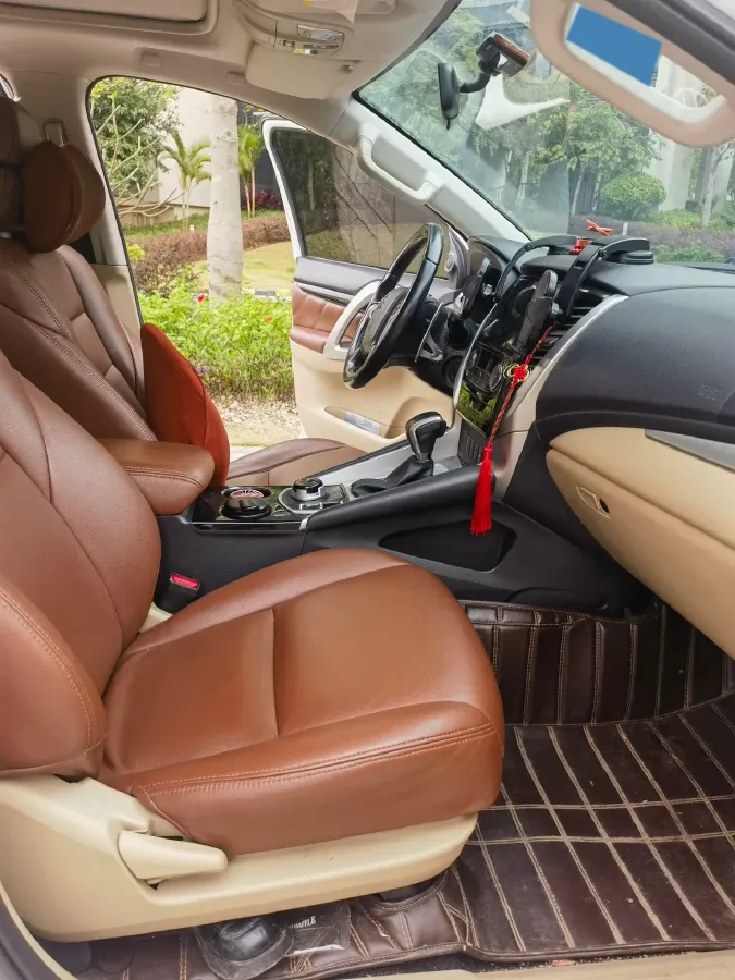 2019 Mitsubishi Pajero 3.0L 209HP V6 8AT,autocango,china used car exporter,china ev exporter,chinese used car exporter,chinese used ev exporter