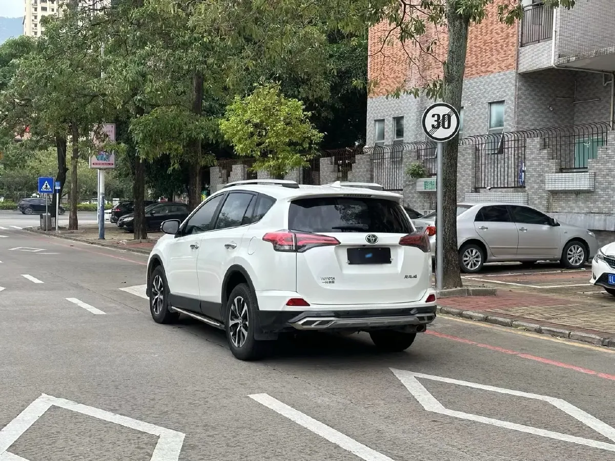 2019 Toyota Camry 2.0L 178HP L4 CVT,autocango,china used car exporter,china ev exporter,chinese used car exporter,chinese used ev exporter