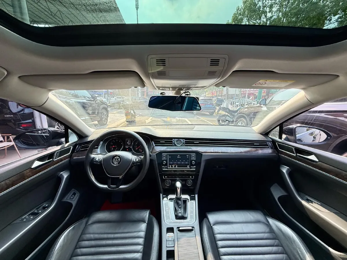 2018 Volkswagen Magotan 1.8T 180HP L4 7DCT,autocango,china used car exporter,china ev exporter,chinese used car exporter,chinese used ev exporter