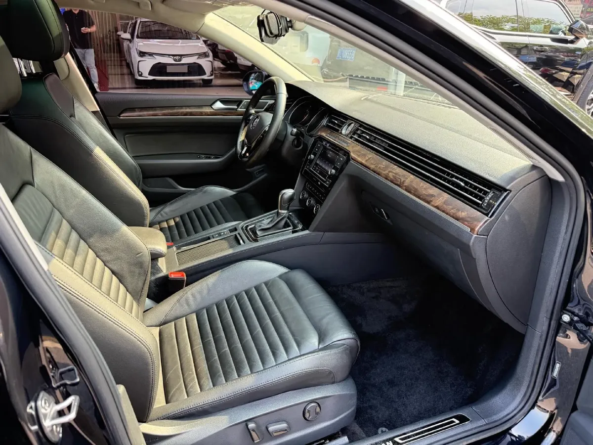 2018 Volkswagen Magotan 1.8T 180HP L4 7DCT,autocango,china used car exporter,china ev exporter,chinese used car exporter,chinese used ev exporter