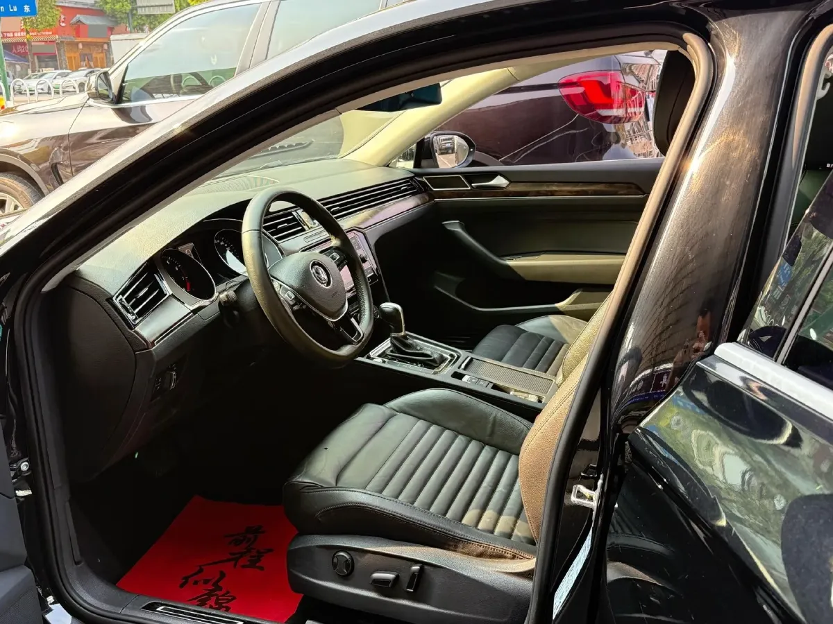 2018 Volkswagen Magotan 1.8T 180HP L4 7DCT,autocango,china used car exporter,china ev exporter,chinese used car exporter,chinese used ev exporter