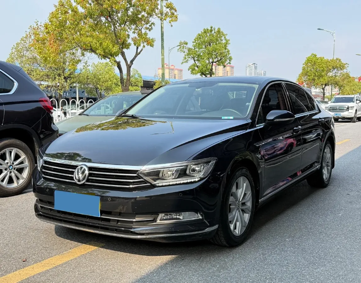 2018 Volkswagen Magotan 1.8T 180HP L4 7DCT,autocango,china used car exporter,china ev exporter,chinese used car exporter,chinese used ev exporter