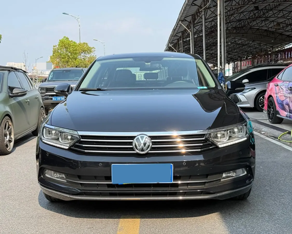 2018 Volkswagen Magotan 1.8T 180HP L4 7DCT,autocango,china used car exporter,china ev exporter,chinese used car exporter,chinese used ev exporter