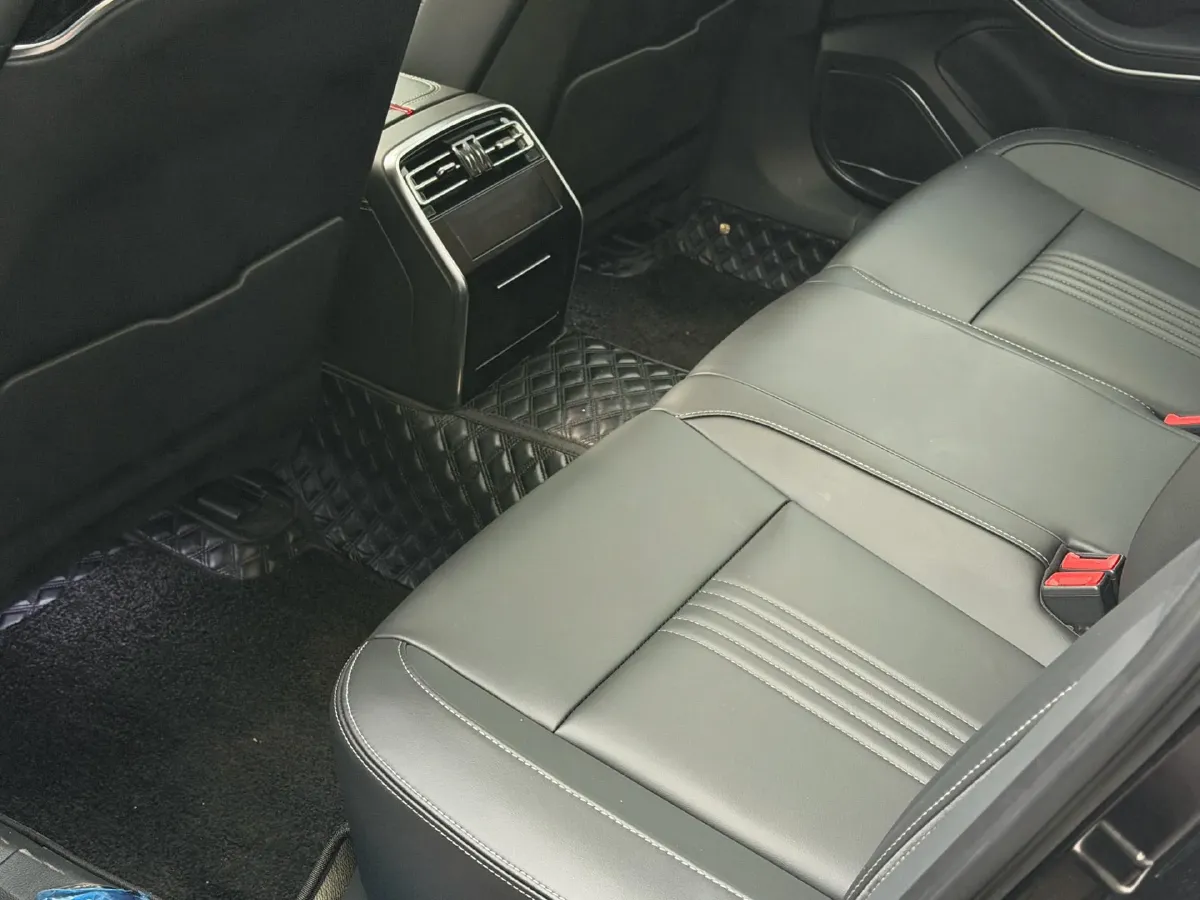 2020 HongQi H9 2.0T 252HP L4 7DCT,autocango,china used car exporter,china ev exporter,chinese used car exporter,chinese used ev exporter