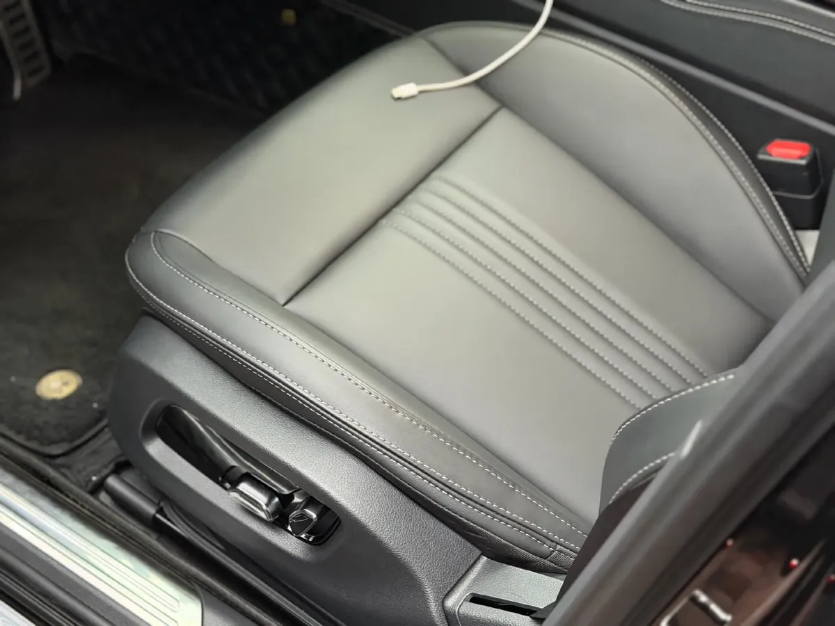 2020 HongQi H9 2.0T 252HP L4 7DCT,autocango,china used car exporter,china ev exporter,chinese used car exporter,chinese used ev exporter