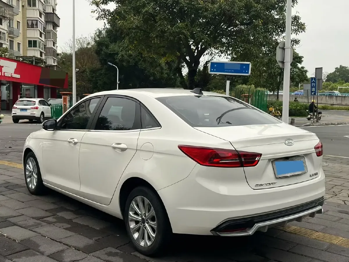 2017 Ford Escort 1.5L 113HP L4 6AT,autocango,china used car exporter,china ev exporter,chinese used car exporter,chinese used ev exporter
