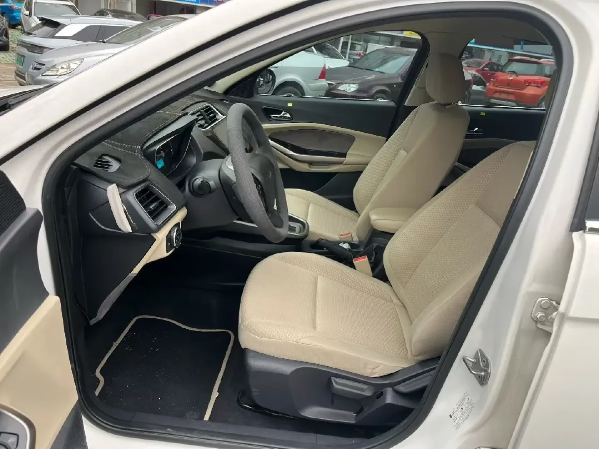 2017 Ford Escort 1.5L 113HP L4 6AT,autocango,china used car exporter,china ev exporter,chinese used car exporter,chinese used ev exporter