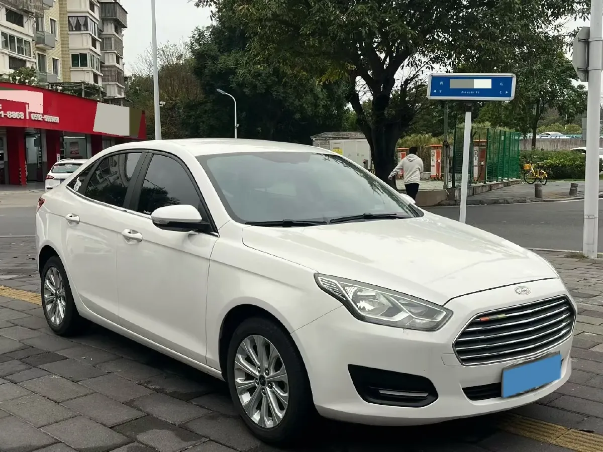 2017 Ford Escort 1.5L 113HP L4 6AT,autocango,china used car exporter,china ev exporter,chinese used car exporter,chinese used ev exporter