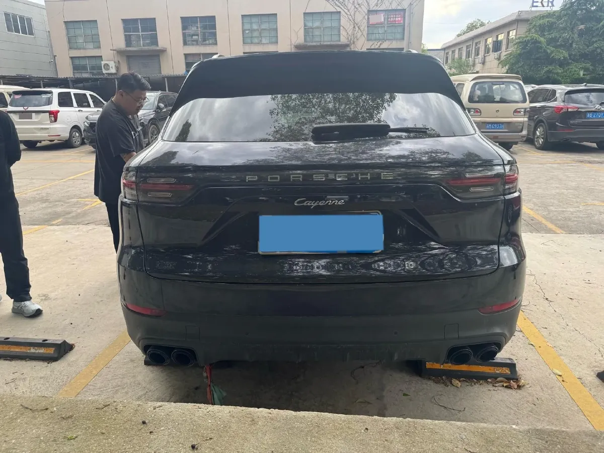 2022 Porsche Cayenne 3.0T 340HP V6 8AT,autocango,china used car exporter,china ev exporter,chinese used car exporter,chinese used ev exporter