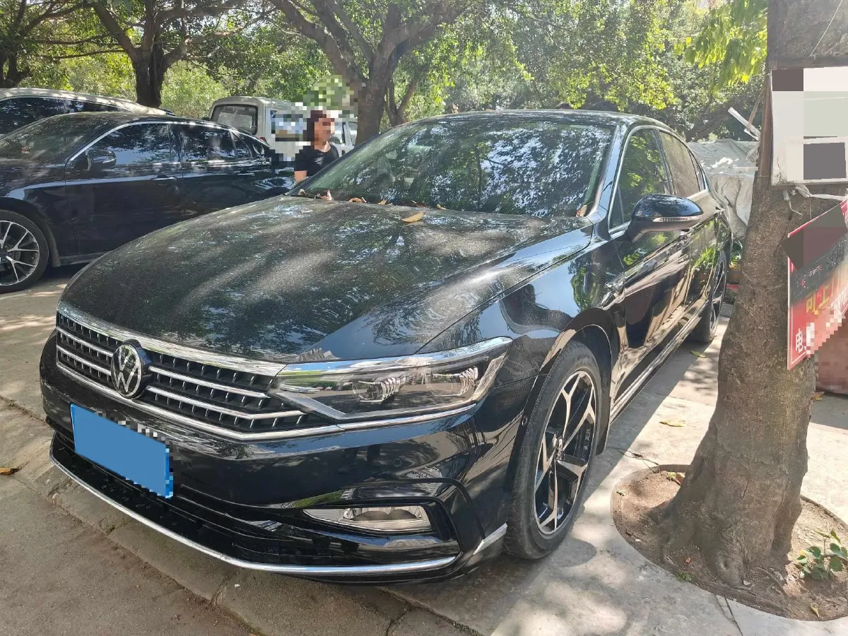 2023 Volkswagen Magotan 2.0T 220HP L4 7DCT,autocango,china used car exporter,china ev exporter,chinese used car exporter,chinese used ev exporter