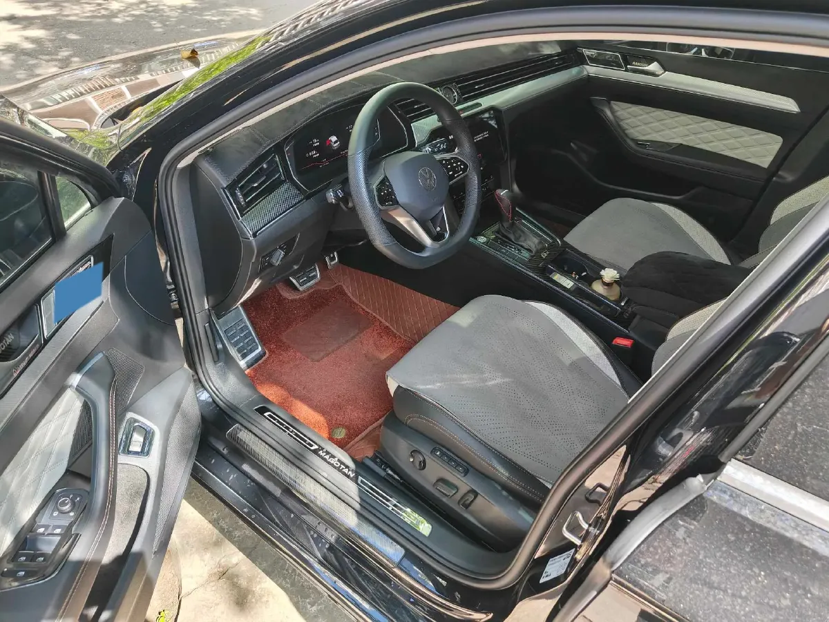 2023 Volkswagen Magotan 2.0T 220HP L4 7DCT,autocango,china used car exporter,china ev exporter,chinese used car exporter,chinese used ev exporter