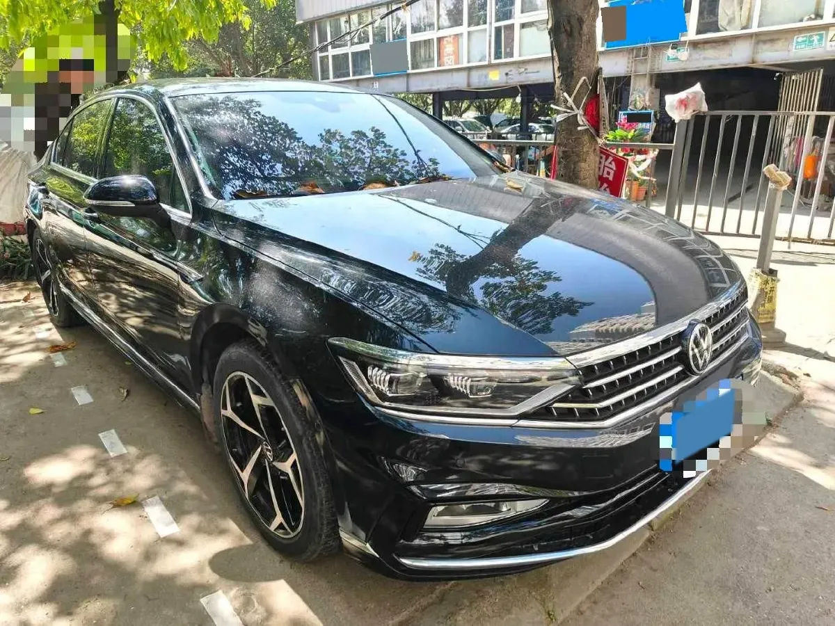 2023 Volkswagen Magotan 2.0T 220HP L4 7DCT,autocango,china used car exporter,china ev exporter,chinese used car exporter,chinese used ev exporter
