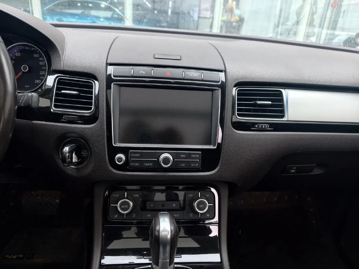 2017 Volkswagen Touareg 3.0T 320HP V6 8AT,autocango,china used car exporter,china ev exporter,chinese used car exporter,chinese used ev exporter