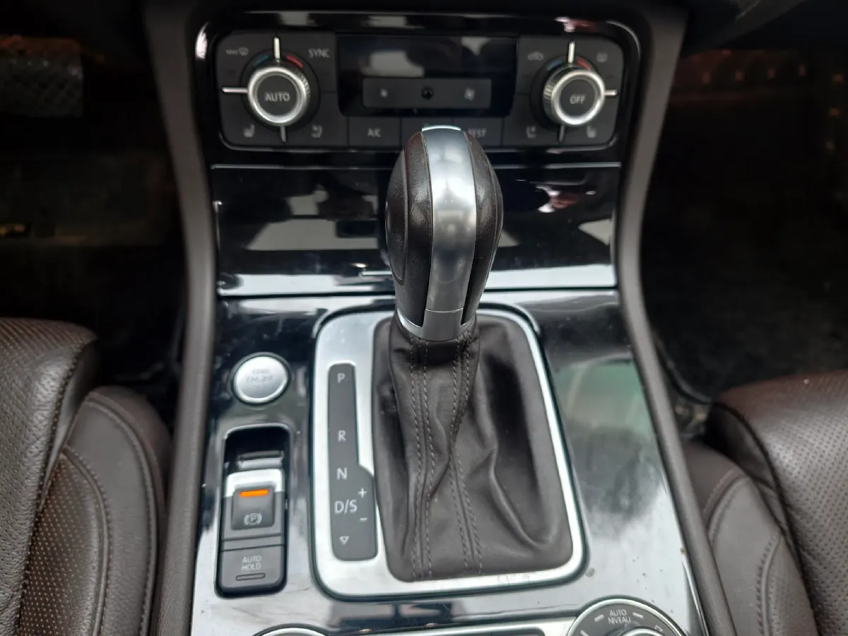 2017 Volkswagen Touareg 3.0T 320HP V6 8AT,autocango,china used car exporter,china ev exporter,chinese used car exporter,chinese used ev exporter