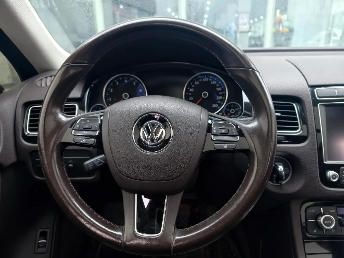 2017 Volkswagen Touareg 3.0T 320HP V6 8AT,autocango,china used car exporter,china ev exporter,chinese used car exporter,chinese used ev exporter