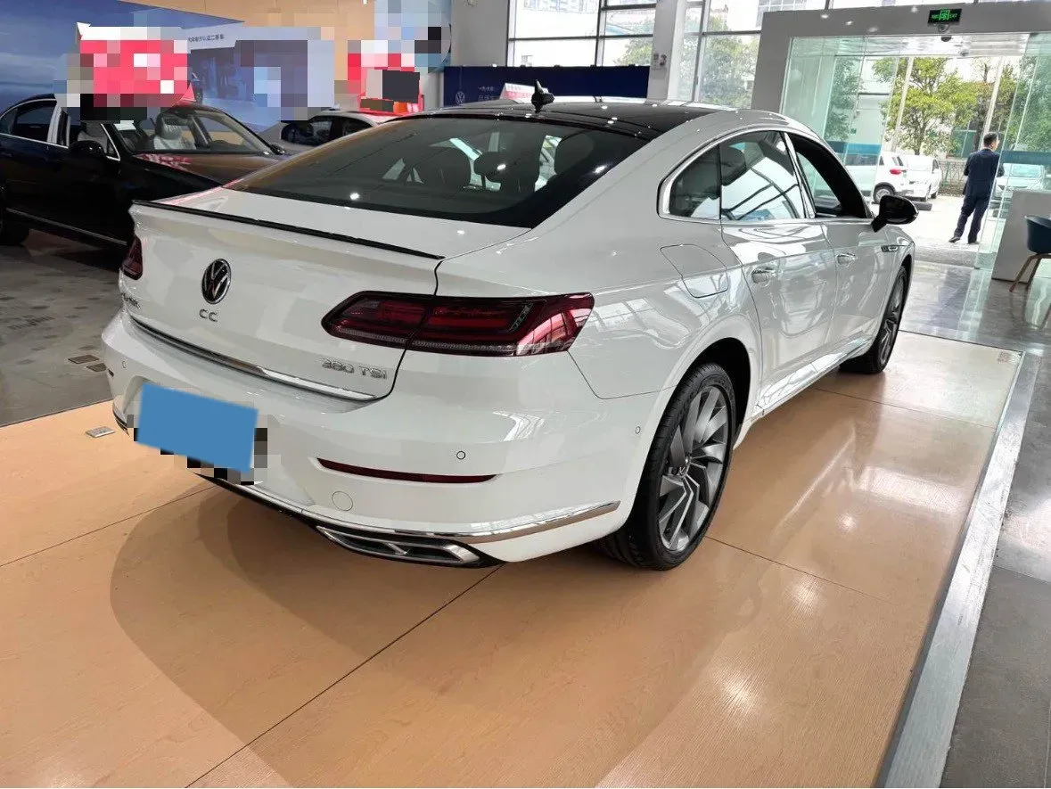 2023 Volkswagen CC 2.0T 220HP L4 7DCT,autocango,china used car exporter,china ev exporter,chinese used car exporter,chinese used ev exporter