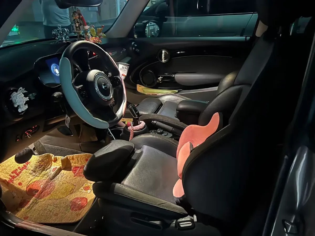 2022 MINI MINI 1.5T 136HP L3 7DCT,autocango,china used car exporter,china ev exporter,chinese used car exporter,chinese used ev exporter