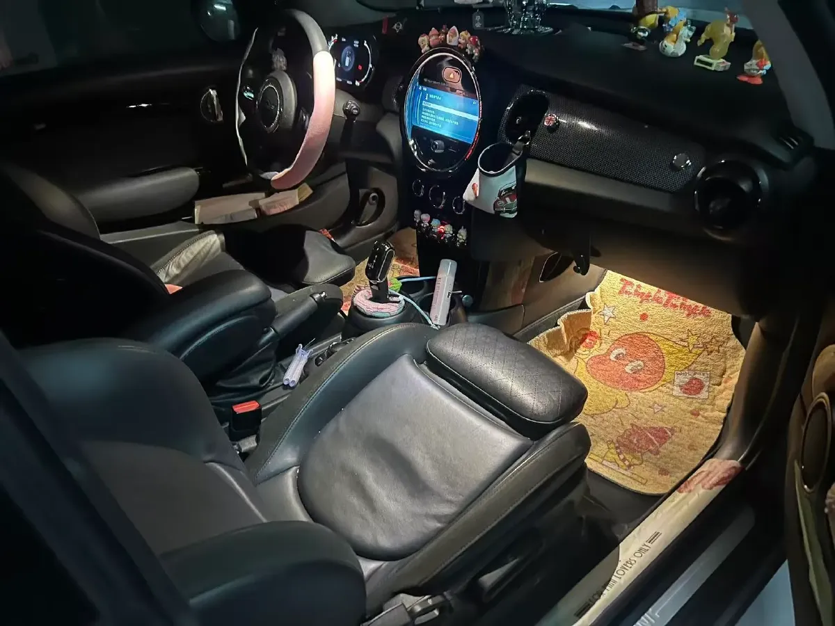 2022 MINI MINI 1.5T 136HP L3 7DCT,autocango,china used car exporter,china ev exporter,chinese used car exporter,chinese used ev exporter