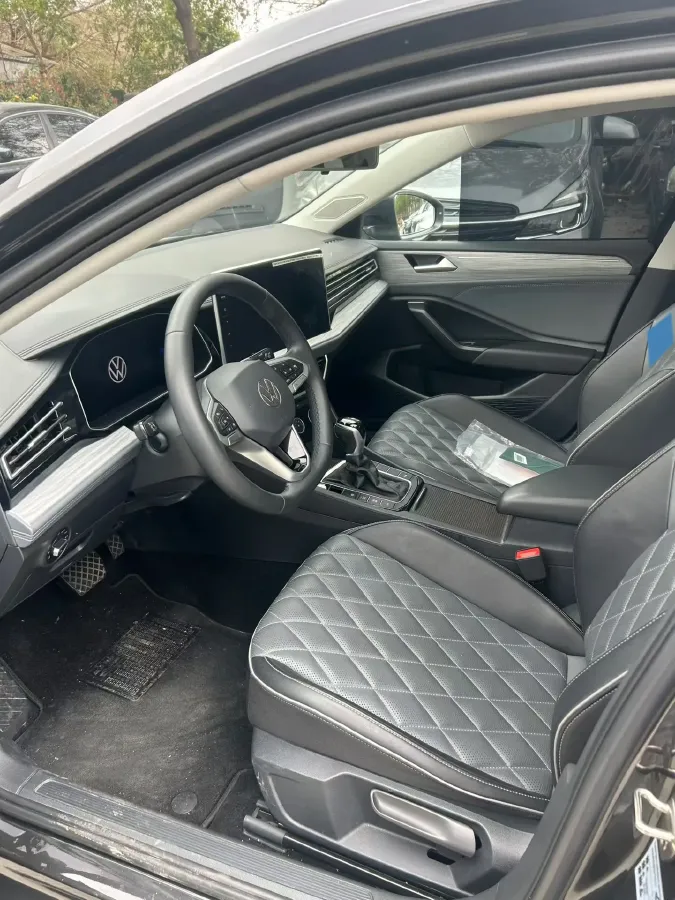 2023 Volkswagen Sagitar 1.5T 160HP L4 7DCT,autocango,china used car exporter,china ev exporter,chinese used car exporter,chinese used ev exporter